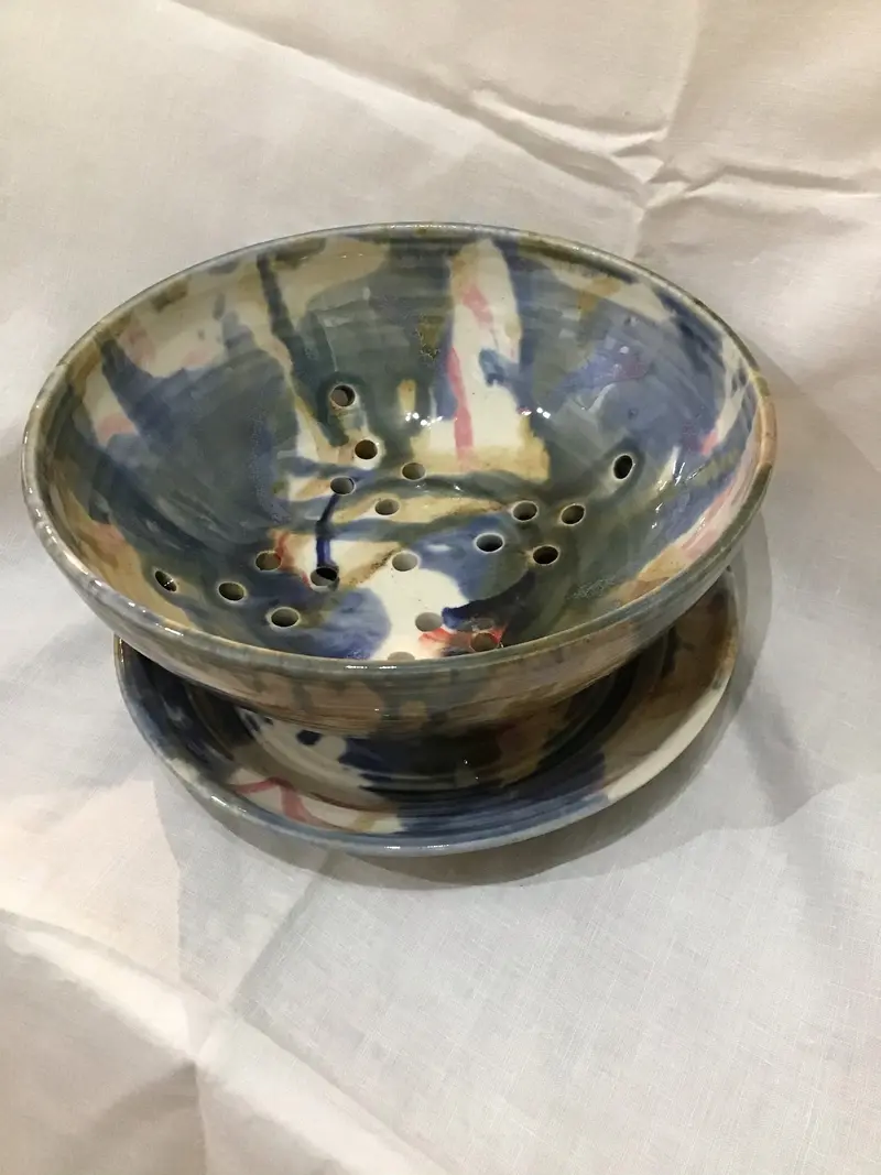Bailey-Brown Berry Bowl With Plate 1